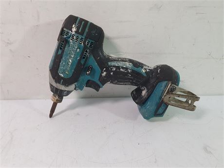 Makita impact 2025 driver stuck bit