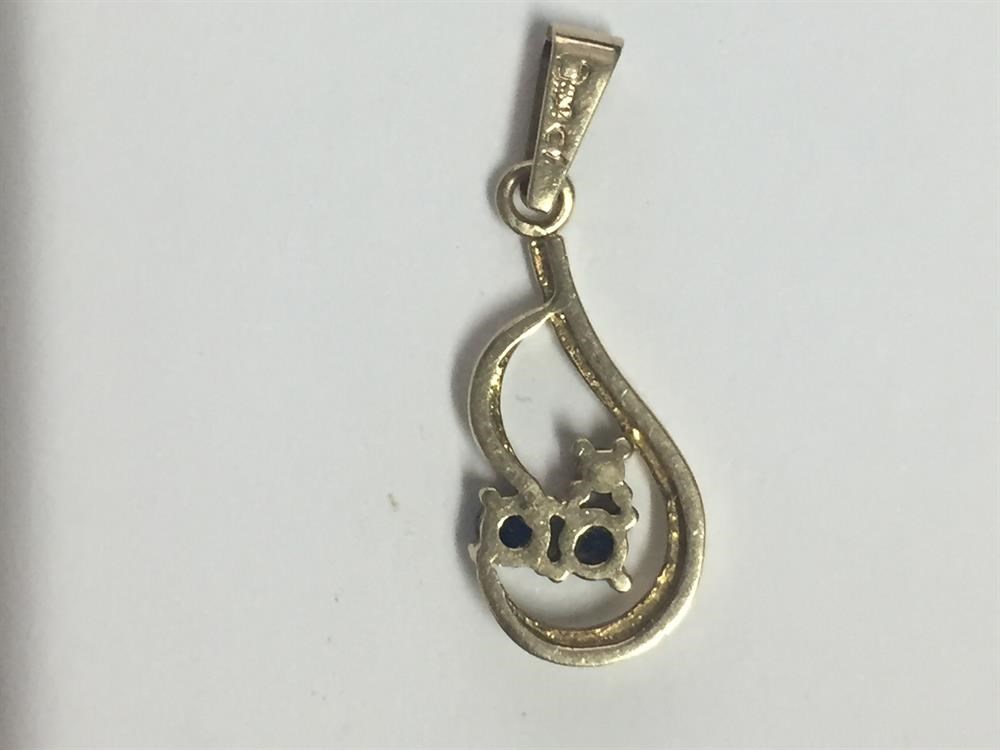 Cash Converters - 9CT YELLOW GOLD PENDANT WITH STONES